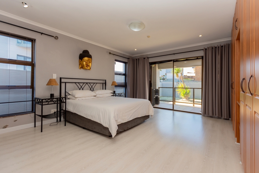 4 Bedroom Property for Sale in Britannia Bay Western Cape